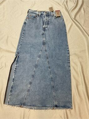 Levi's Women's Light Blue Straight-Leg Denim Skirt with Side Slit